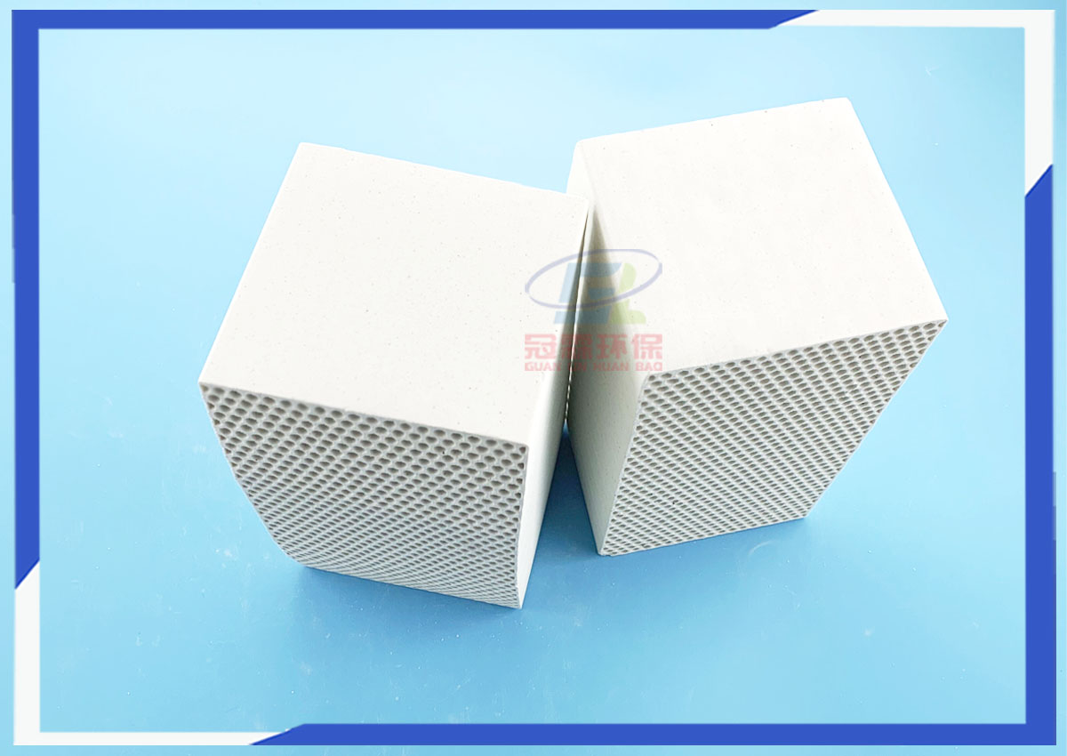 剛玉莫來石蜂窩陶瓷