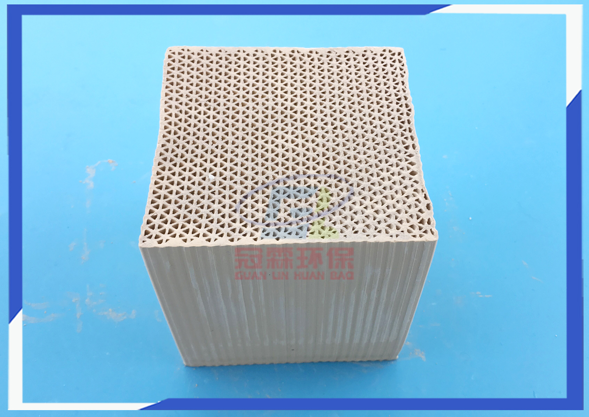 蜂窩狀沸石分子篩